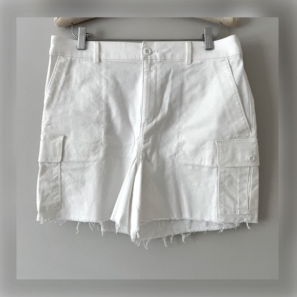 LOFT Pants - ☘️ LOFT ANN TAYLOR White Cargo High-Rise Bermuda Shorts